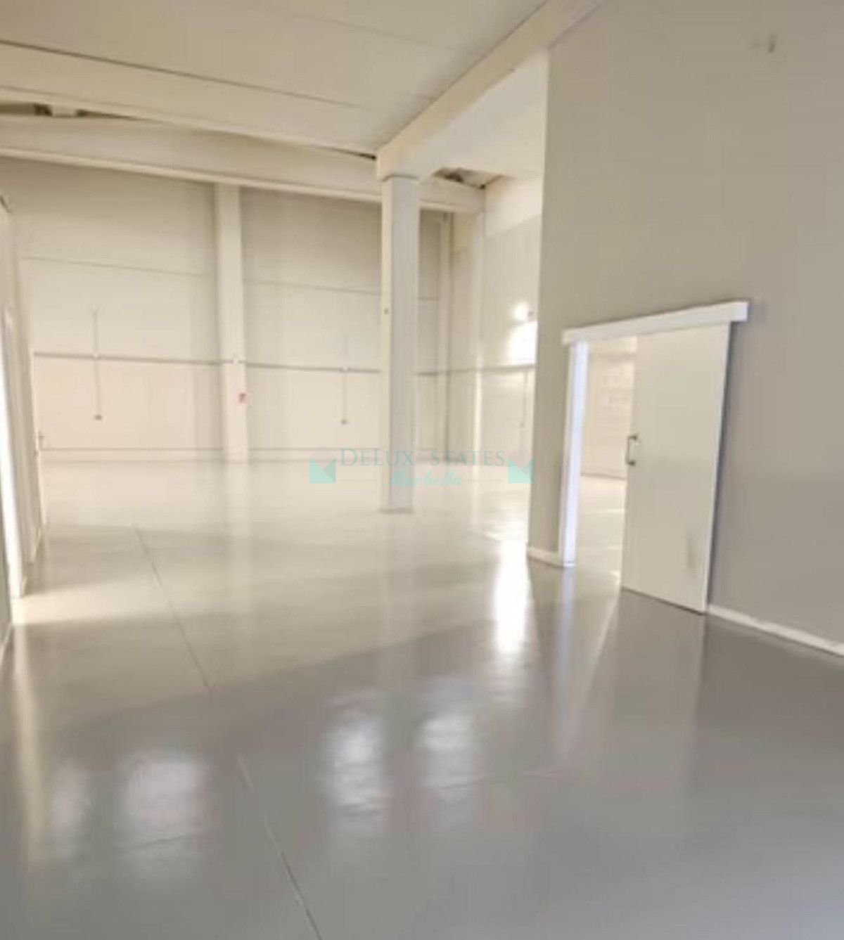 Commercial Premises for rent in Nueva Andalucia