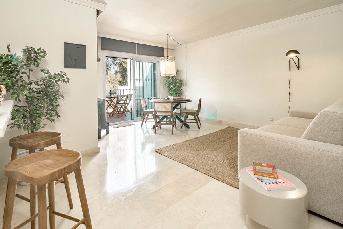 Penthouse for sale in Nueva Andalucia