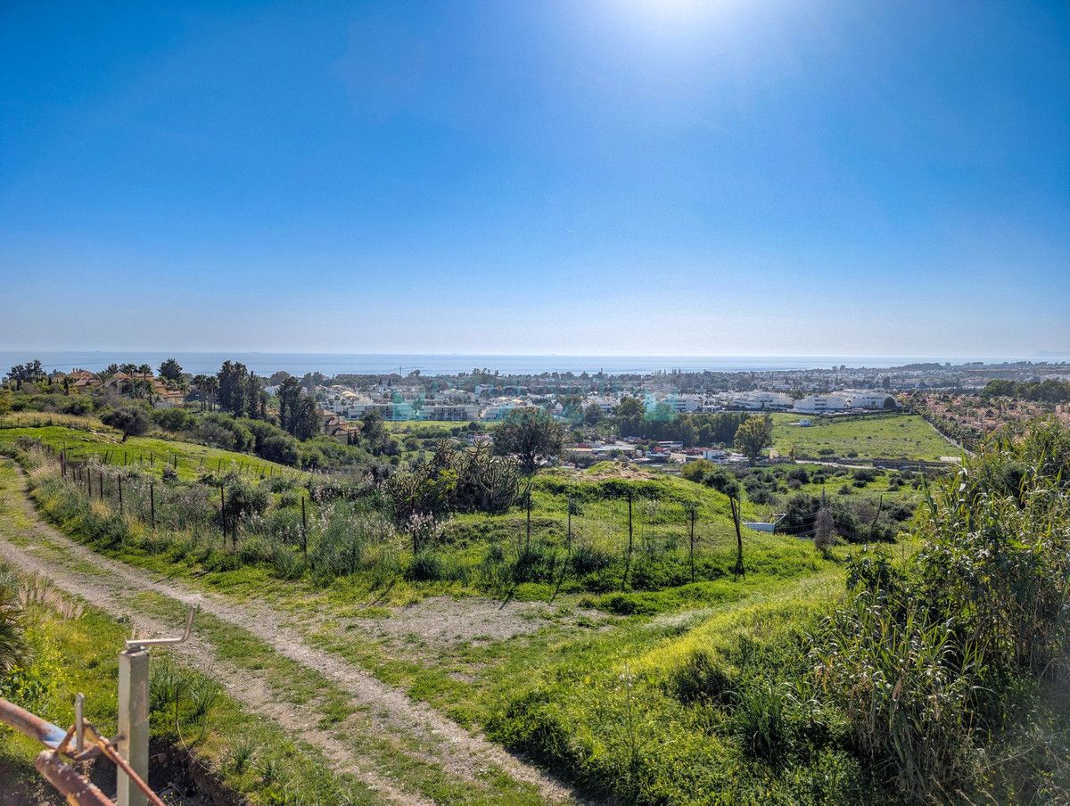 Villa for sale in Nueva Andalucia