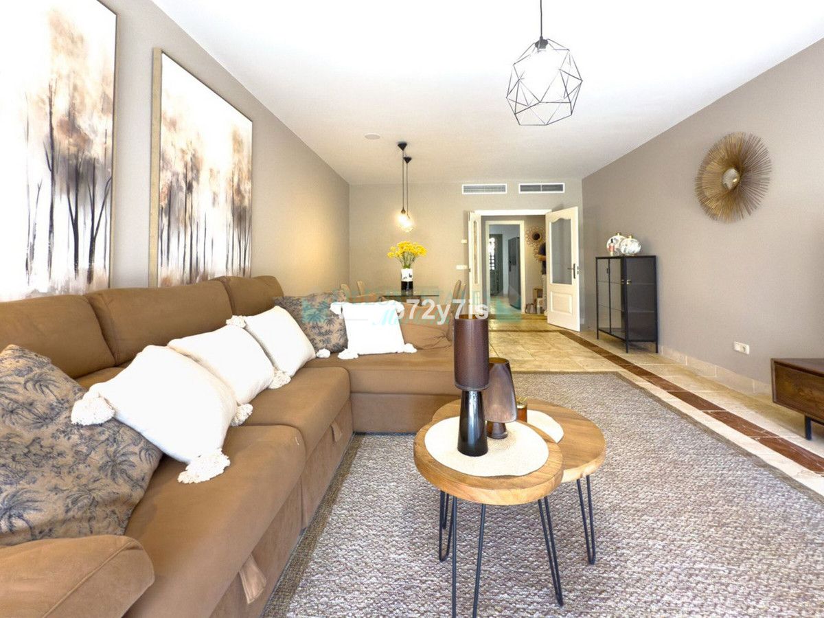 Ground Floor Apartment for sale in Estepona