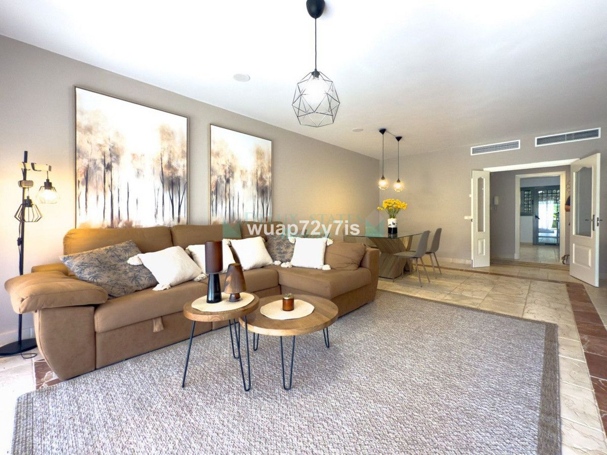 Ground Floor Apartment for sale in Estepona