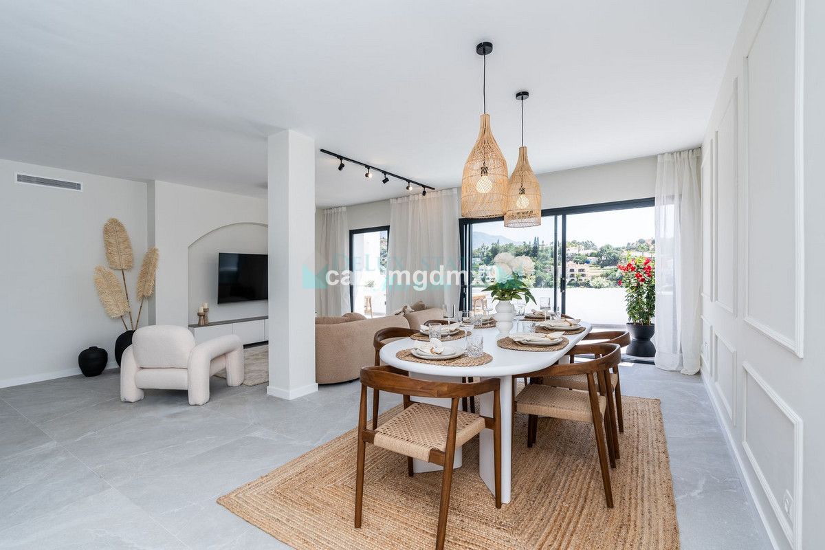Apartamento Planta Baja en venta en La Quinta, Benahavis