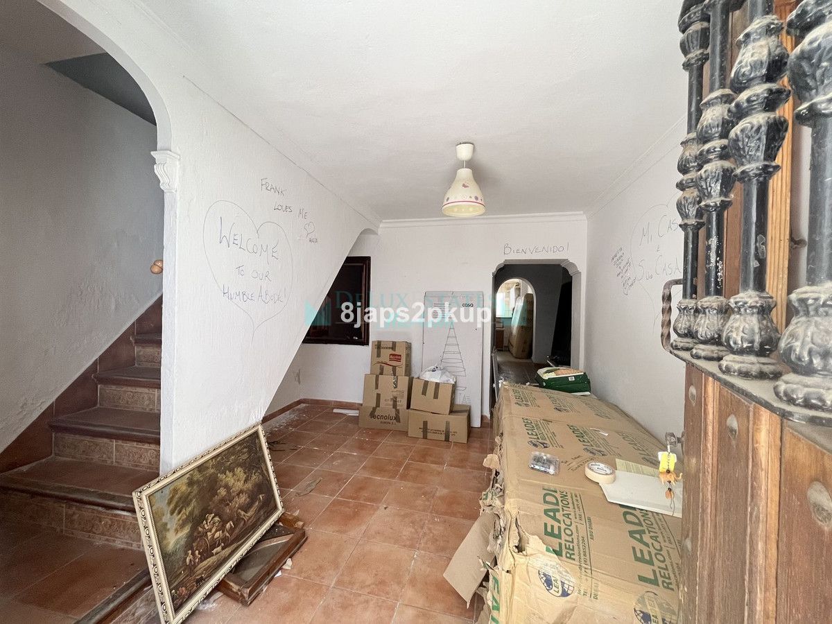 Town House for sale in Estepona