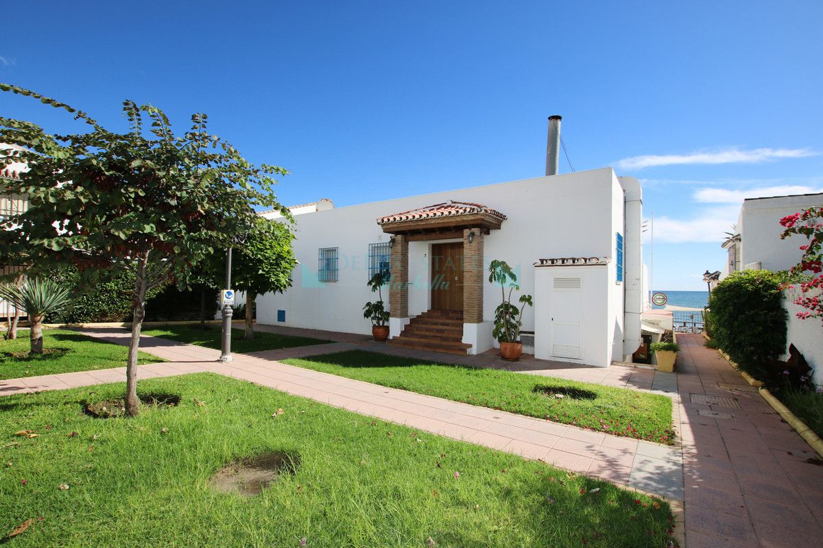 Town House for sale in Estepona