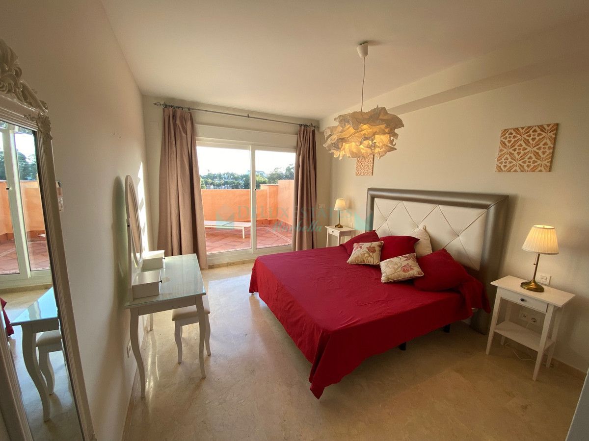 Town House for rent in Cabopino, Marbella East