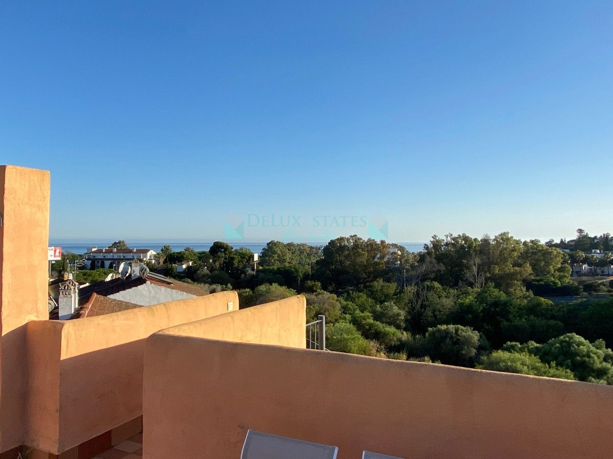 Town House for rent in Cabopino, Marbella East