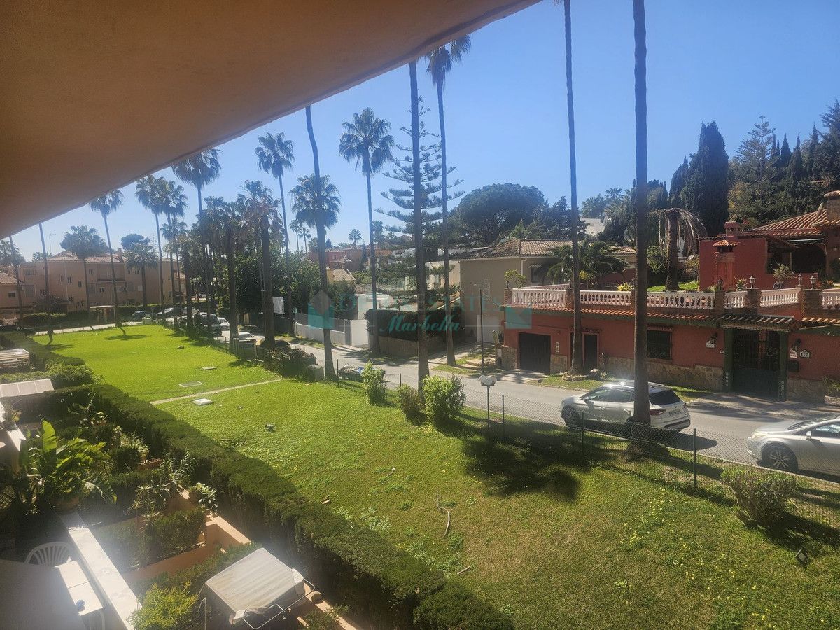 Apartamento Planta Baja en venta en Artola, Marbella Este