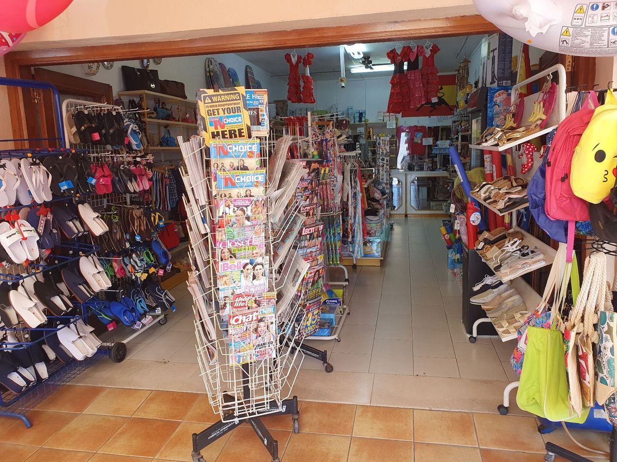 Shopping Centre for sale in Benavista, Estepona