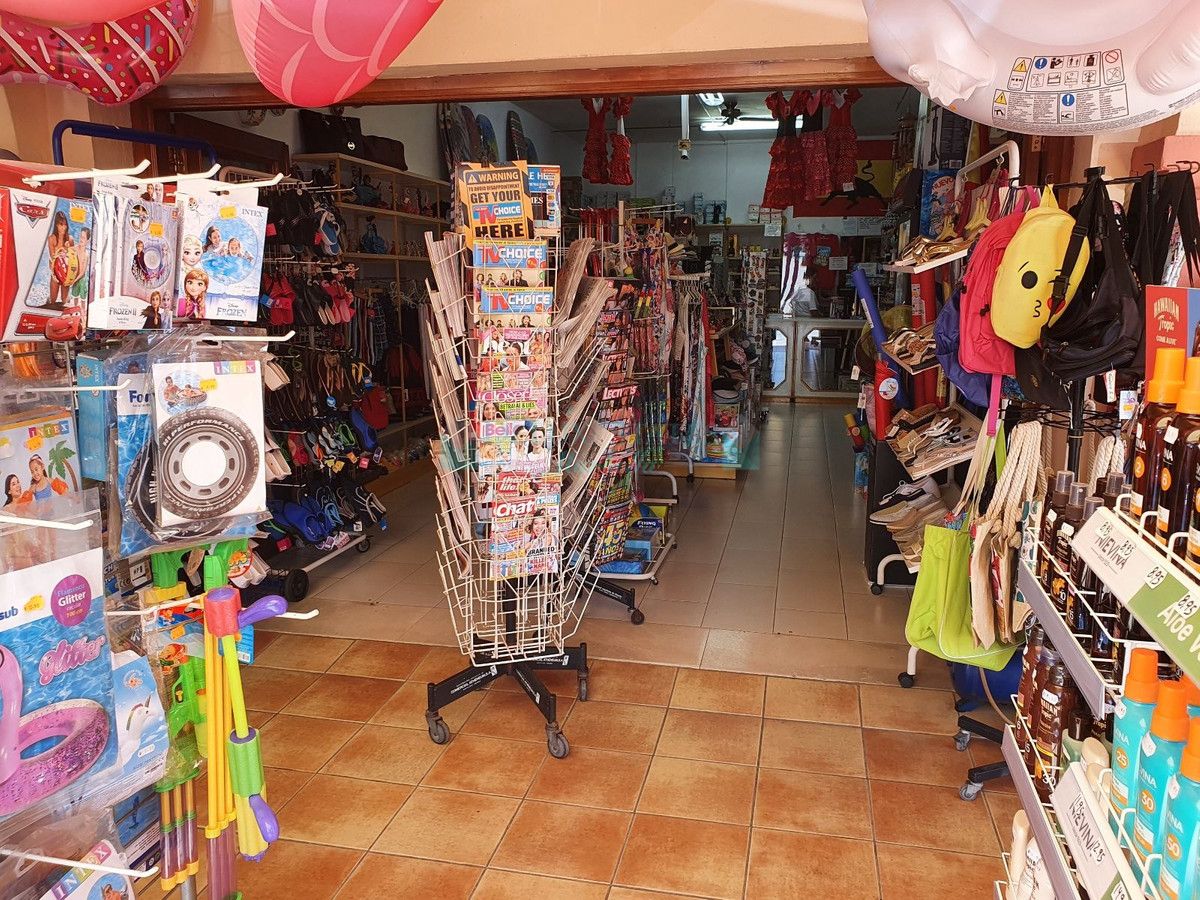 Shopping Centre for sale in Benavista, Estepona