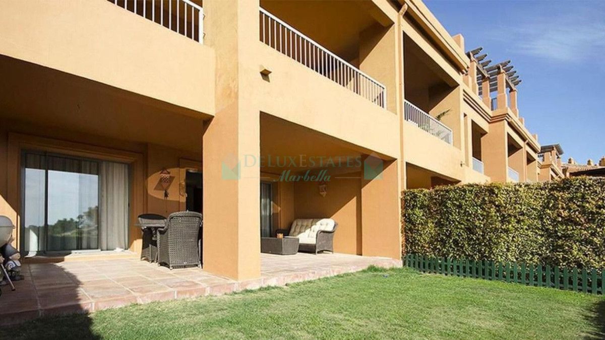 Apartamento Planta Baja en venta en Atalaya, Estepona