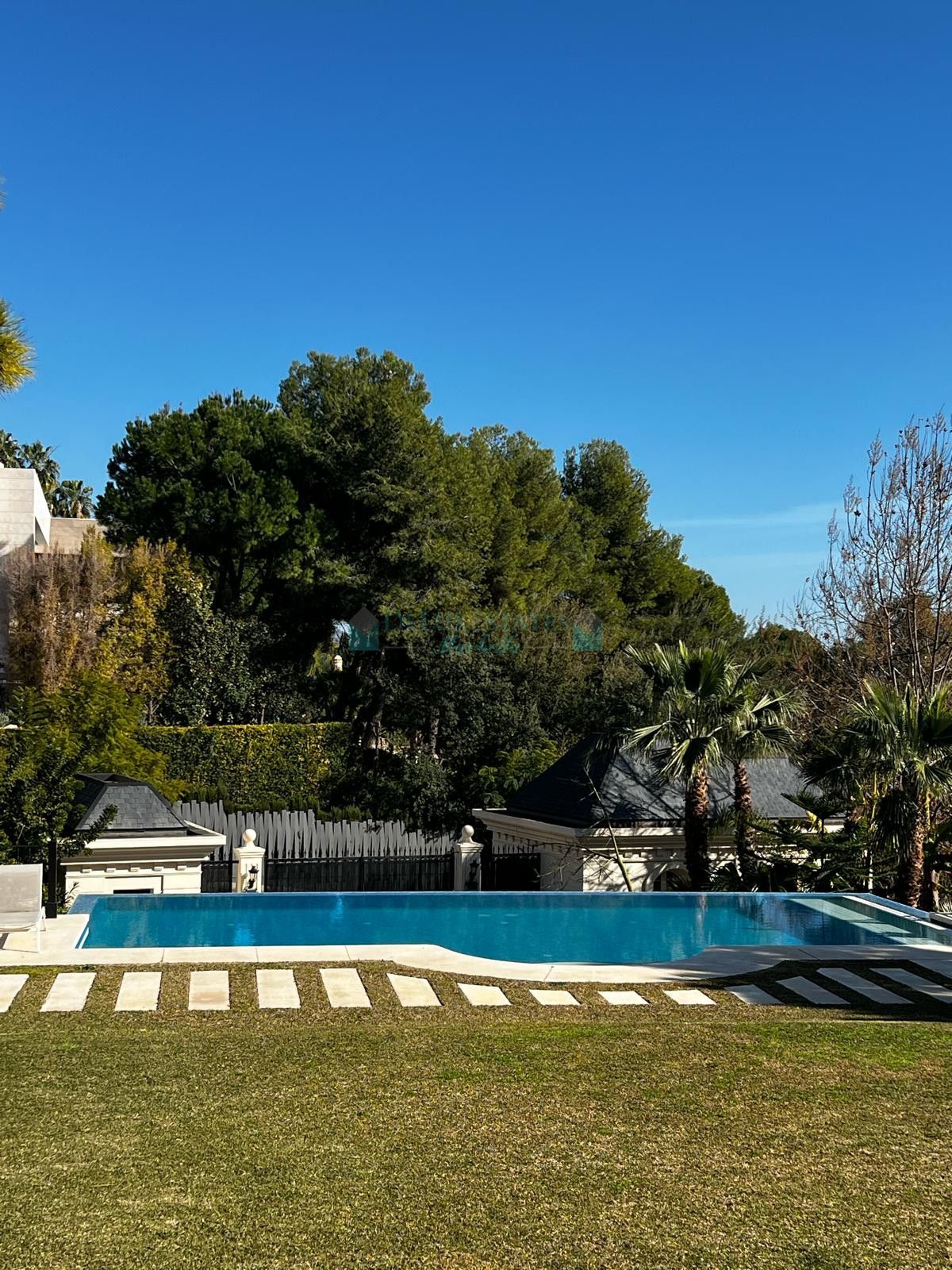 Villa for sale in Marbella Golden Mile