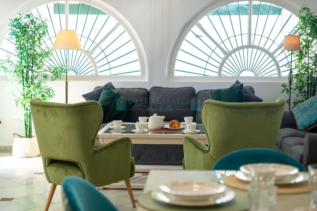 Villa for sale in Nueva Andalucia