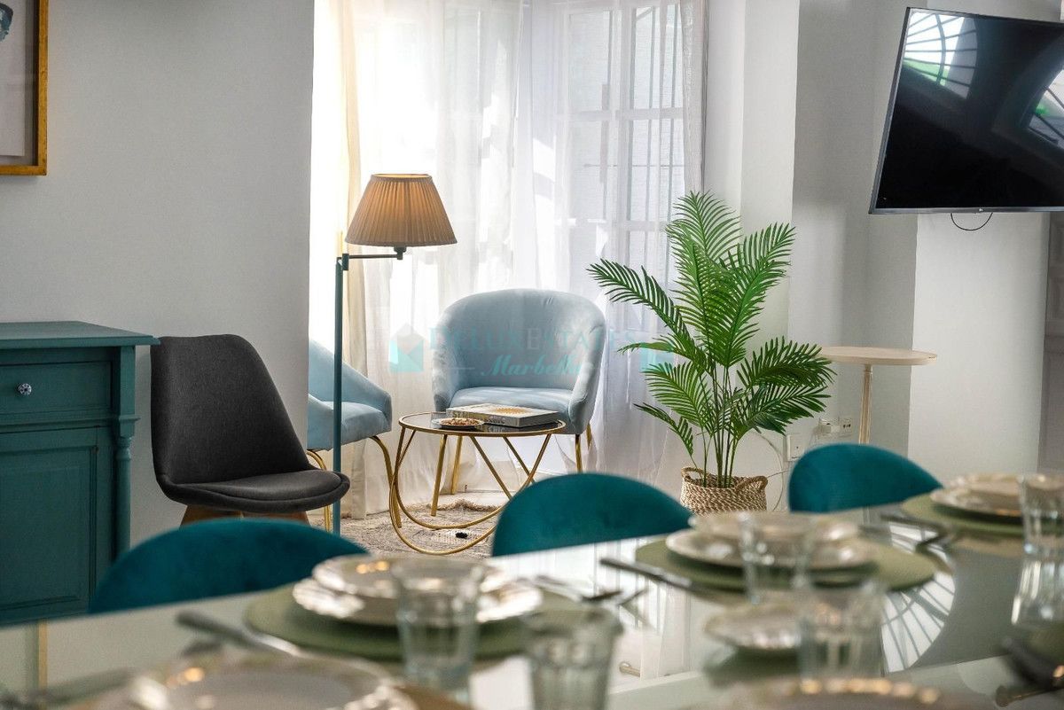 Villa for sale in Nueva Andalucia