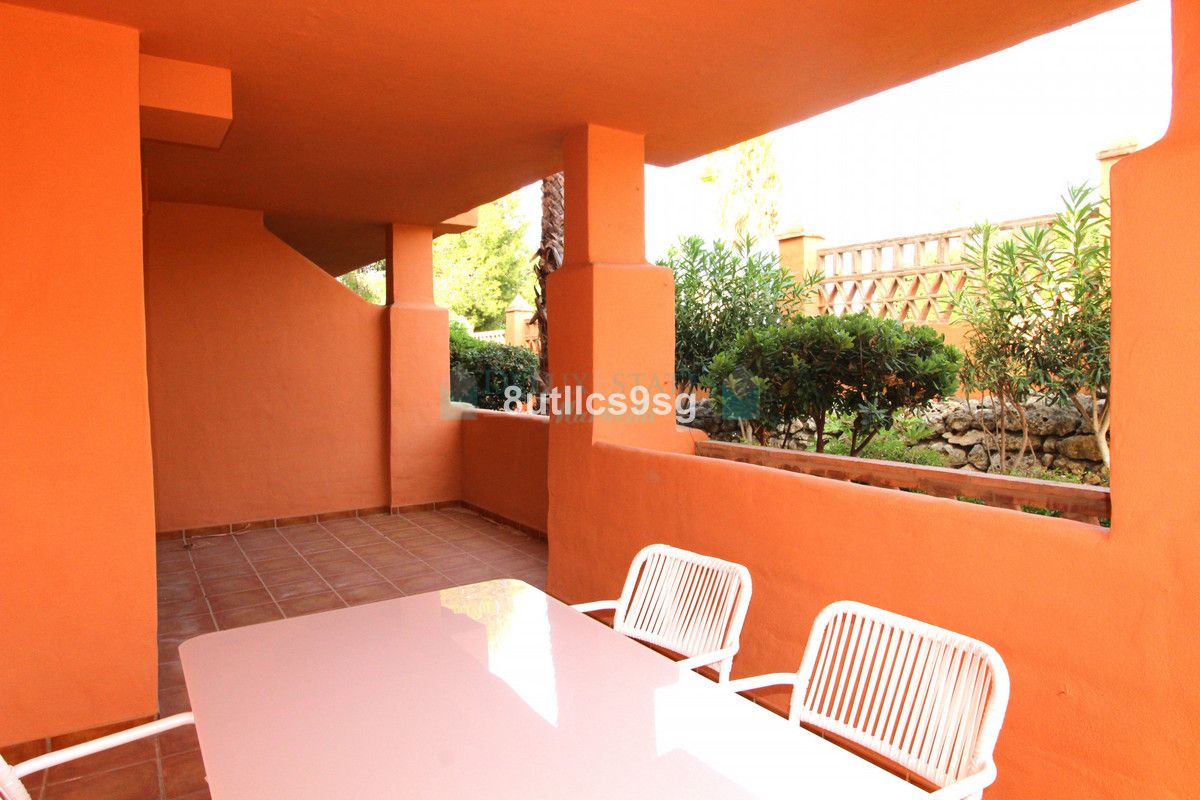 Apartment for sale in Benahavis