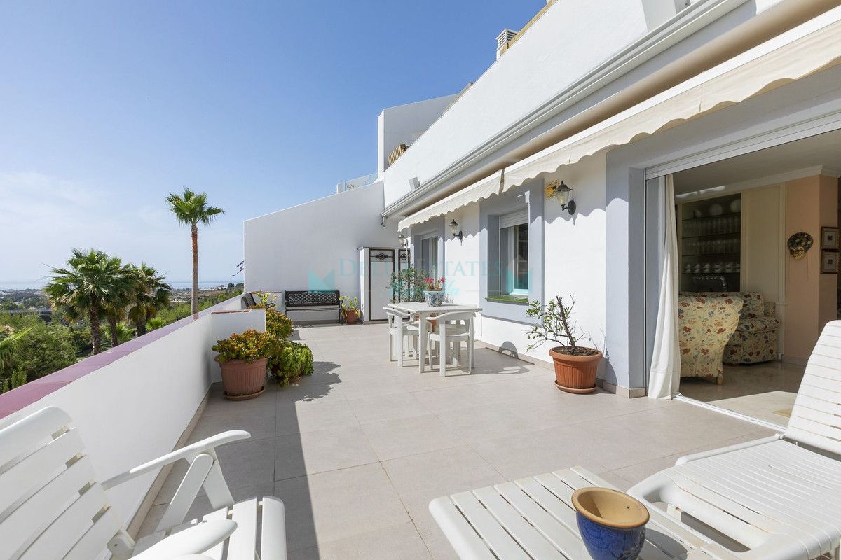 Penthouse for sale in Benahavis