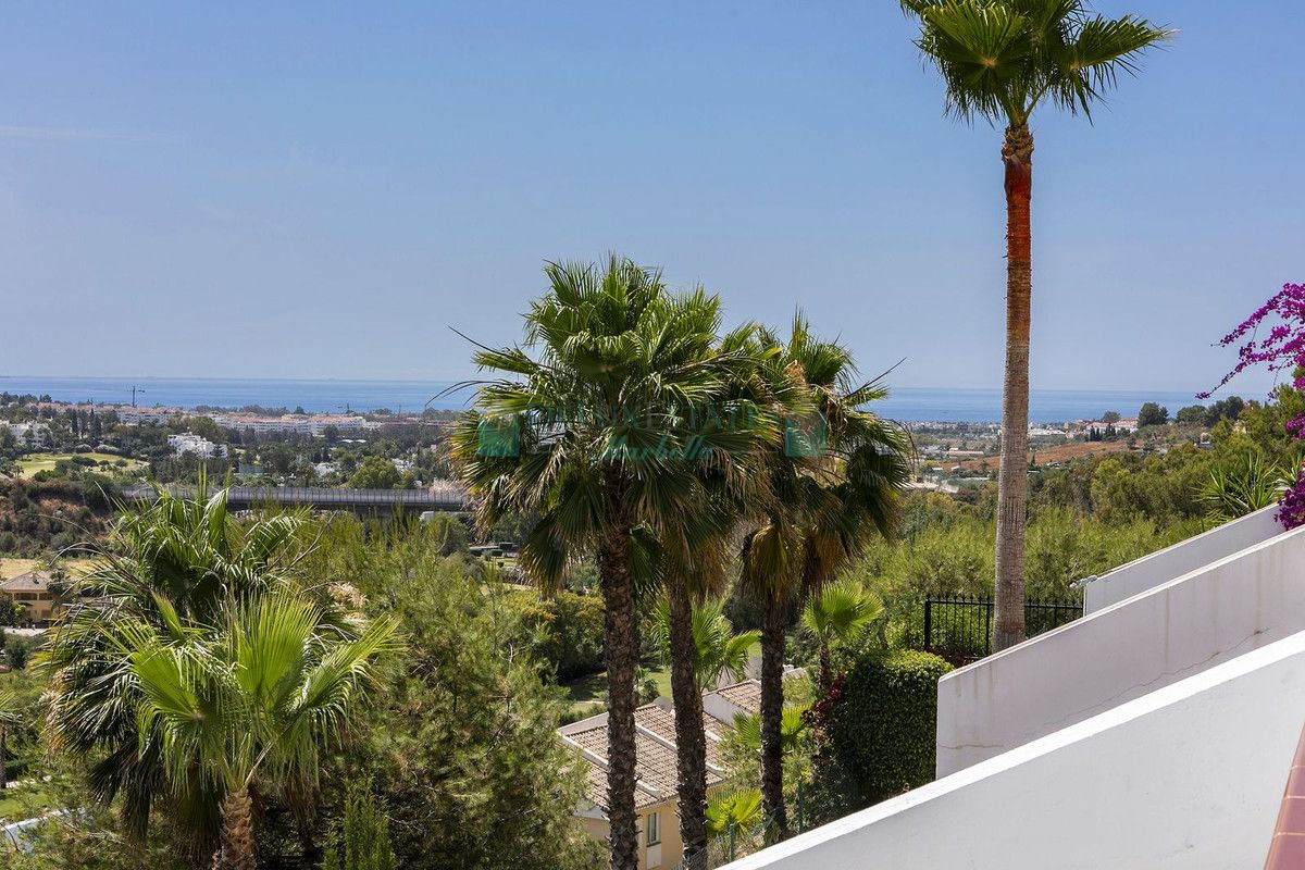 Penthouse for sale in Benahavis