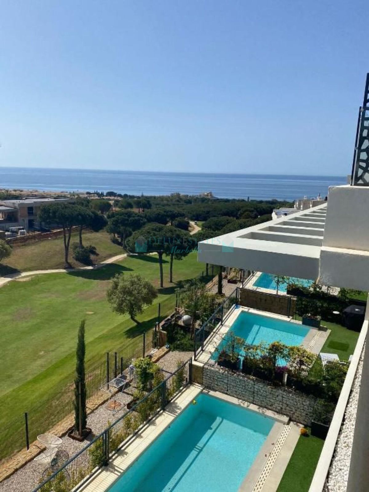 Town House for sale in Cabopino, Marbella East