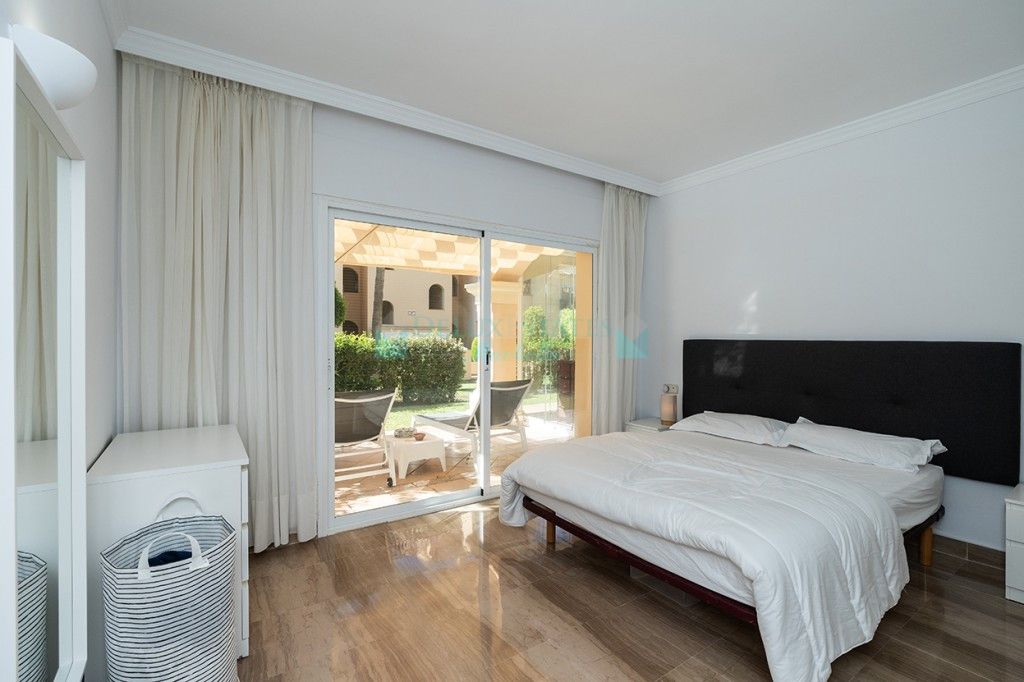 Apartamento Planta Baja en venta en Elviria, Marbella Este