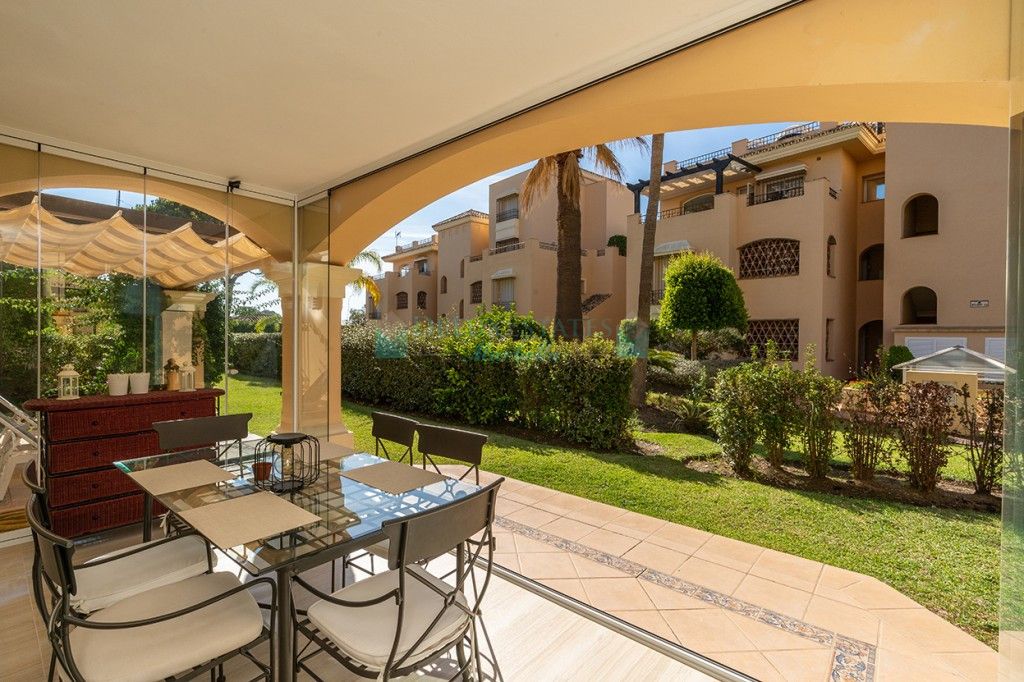 Apartamento Planta Baja en venta en Elviria, Marbella Este