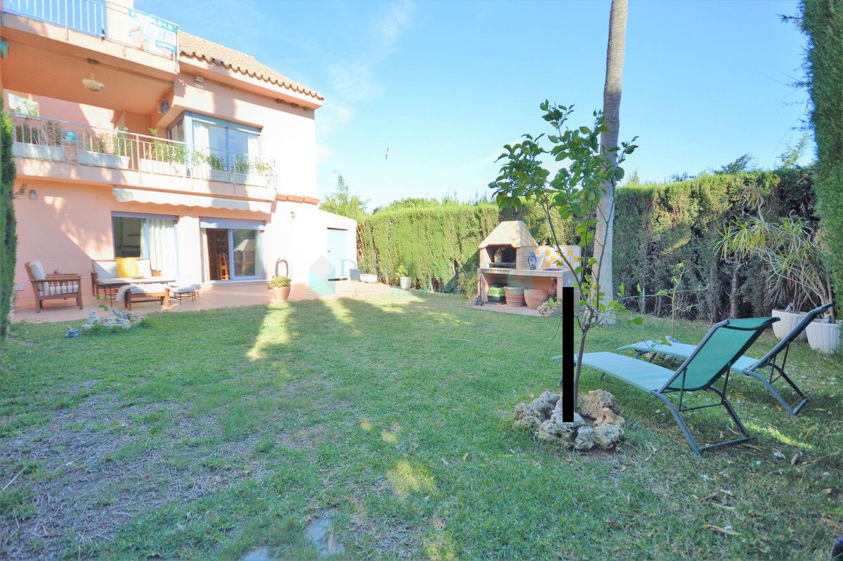 Semi Detached Villa for sale in Nueva Andalucia