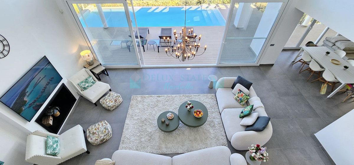 Villa for rent in La Mairena, Marbella East