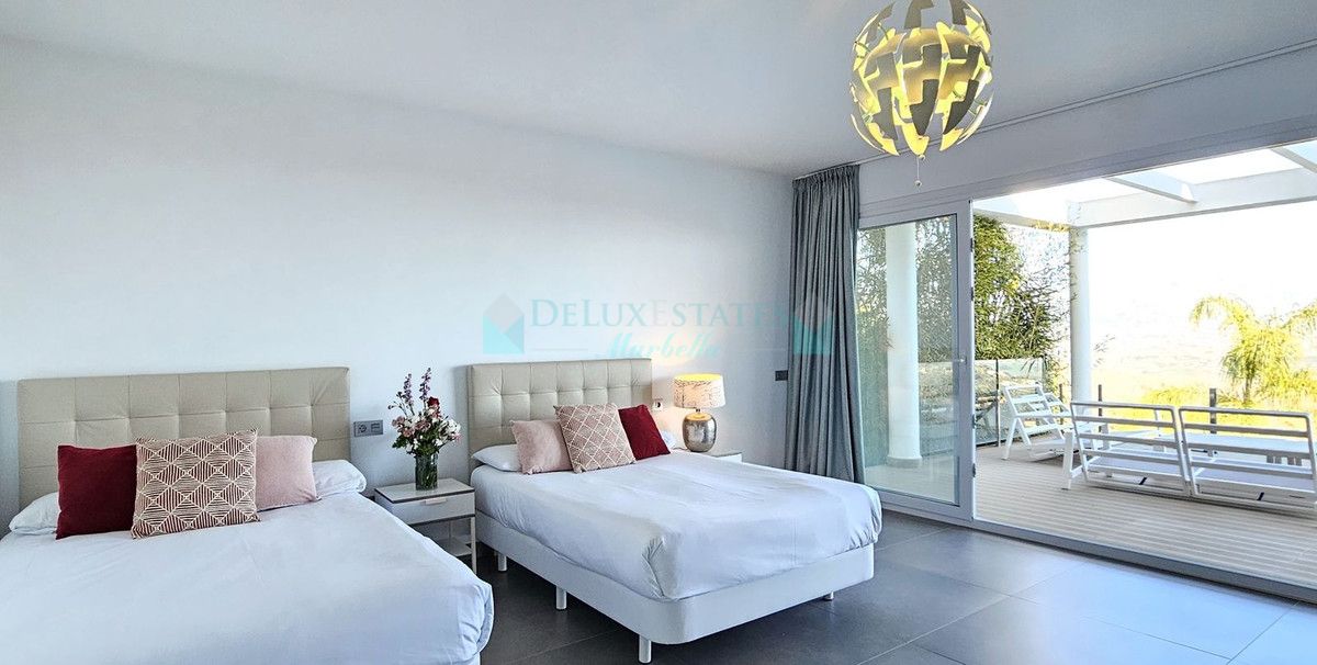 Villa for rent in La Mairena, Marbella East