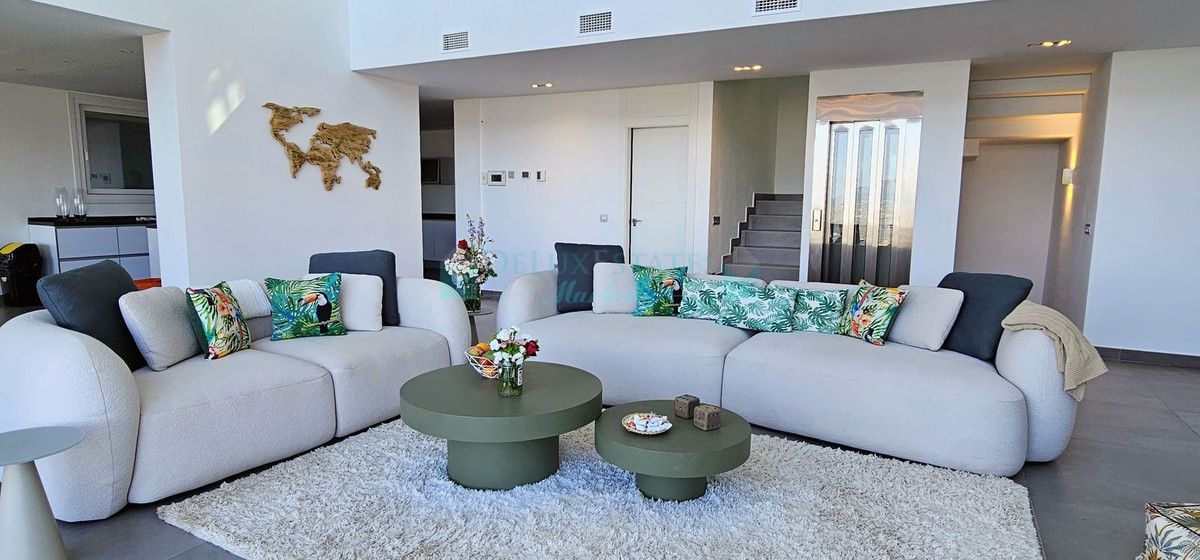 Villa for rent in La Mairena, Marbella East