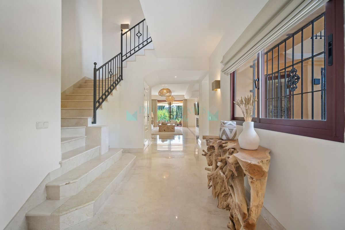 Semi Detached Villa for sale in Marbella - Puerto Banus