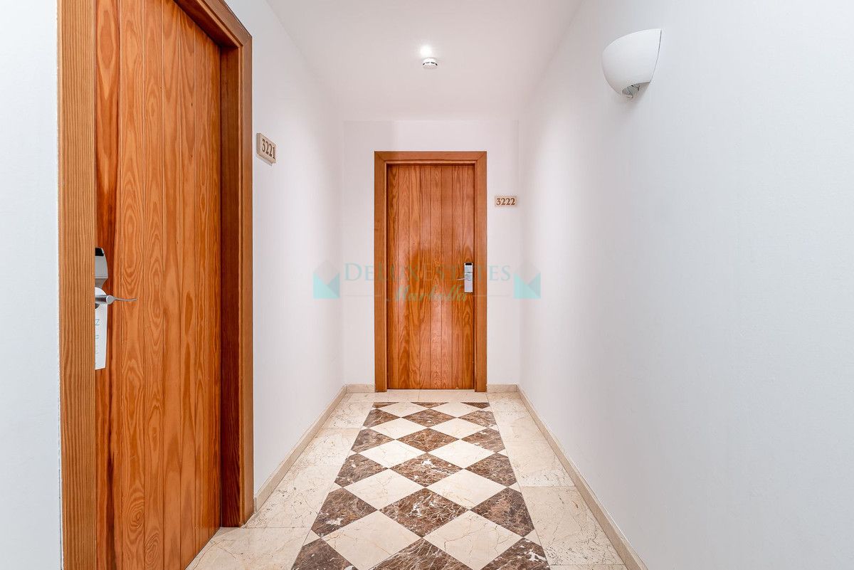 Penthouse for sale in Benahavis