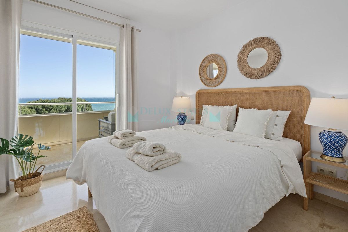 Apartment for rent in Cabopino, Marbella East