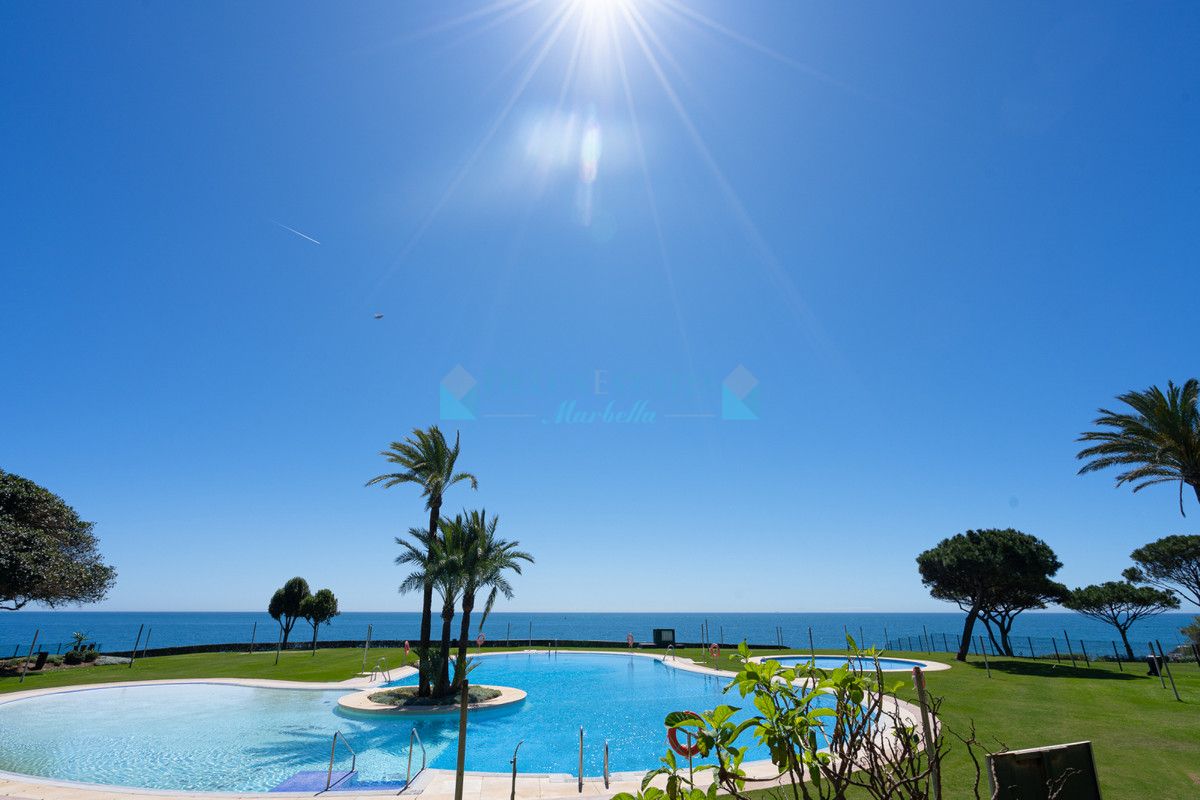 Apartment for rent in Cabopino, Marbella East