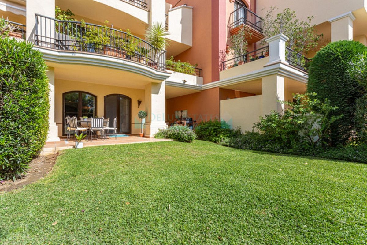 Ground Floor Apartment for sale in Los Arqueros, Benahavis