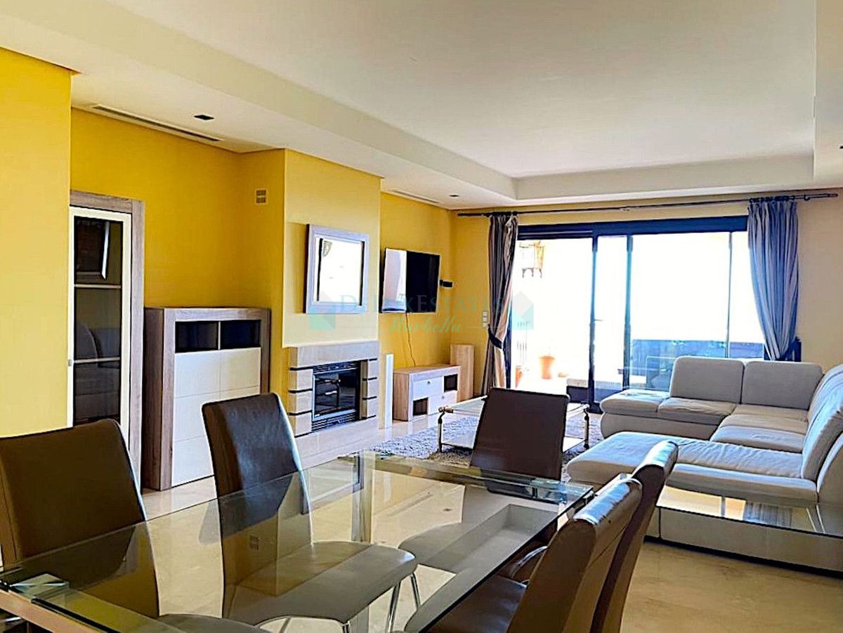 Apartment for sale in Benahavis