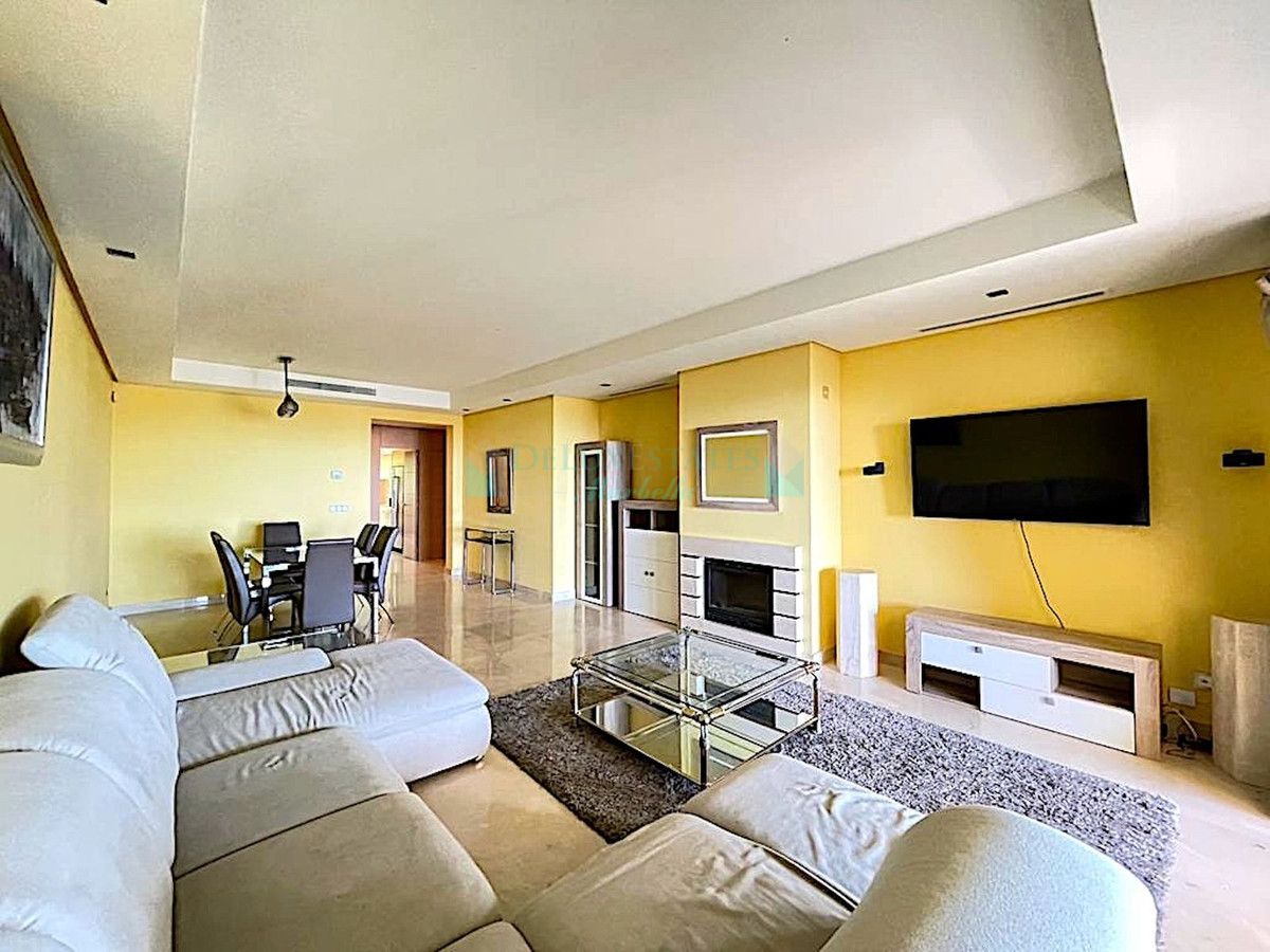 Apartment for sale in Benahavis