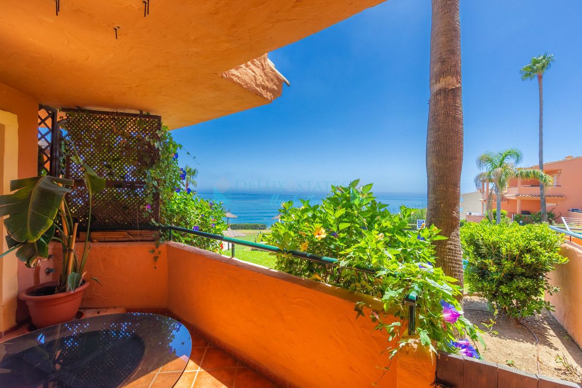 Town House for sale in Estepona