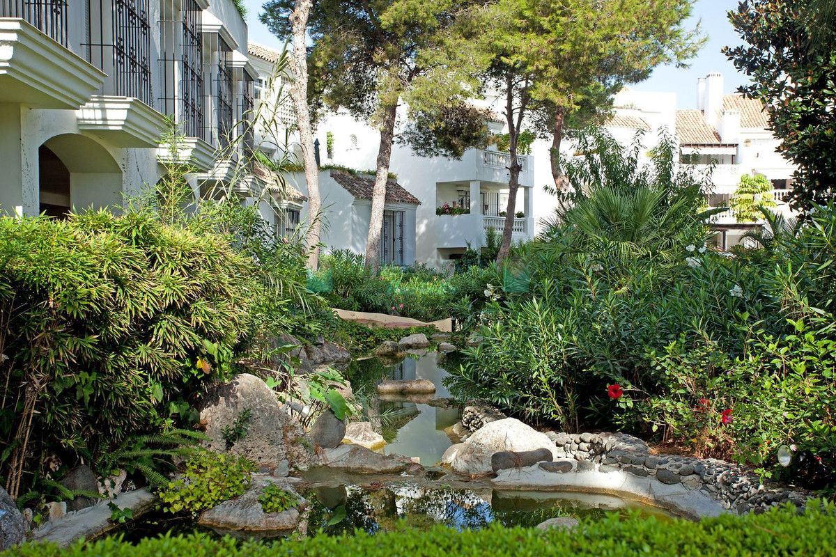 Ground Floor Apartment for sale in Elviria, Marbella East