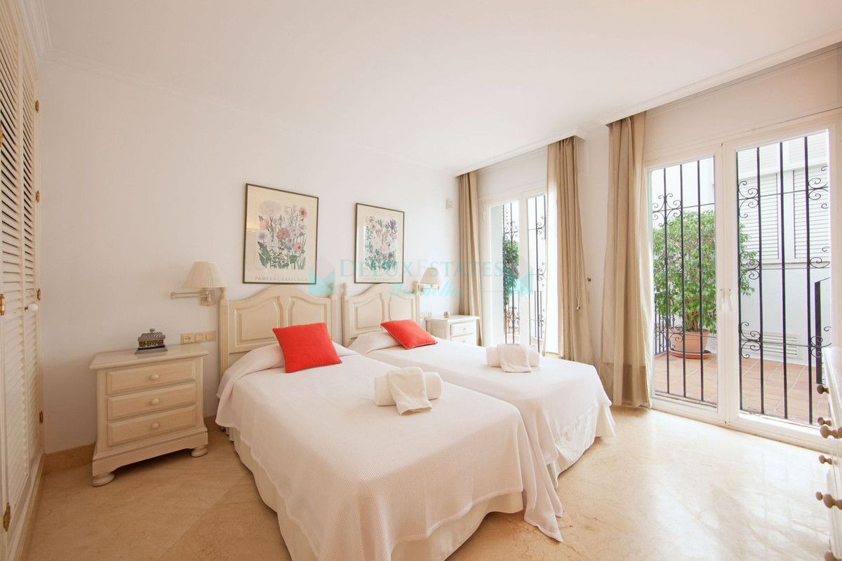 Ground Floor Apartment for sale in Elviria, Marbella East
