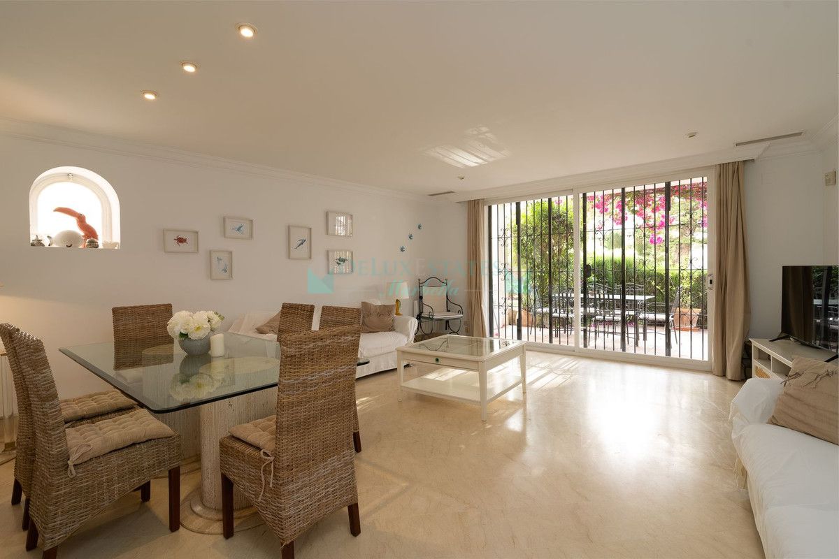 Ground Floor Apartment for sale in Elviria, Marbella East