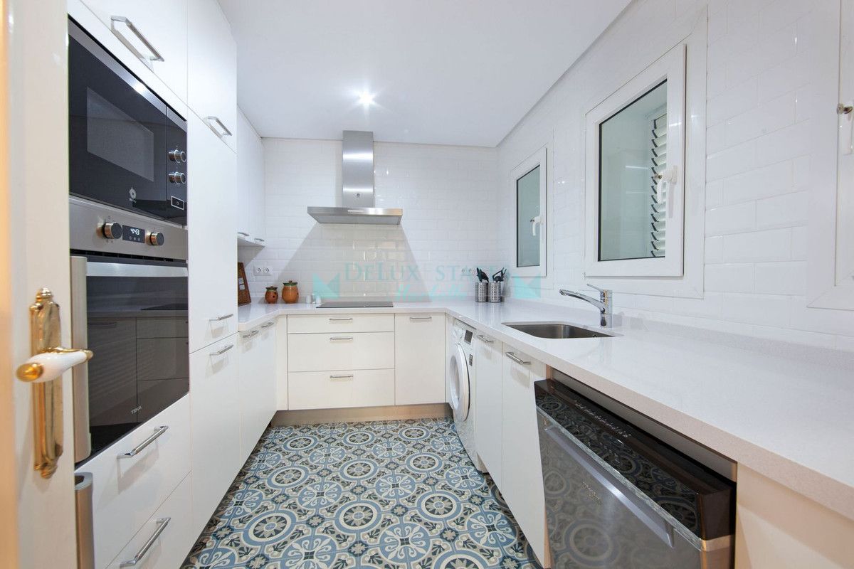 Ground Floor Apartment for sale in Elviria, Marbella East
