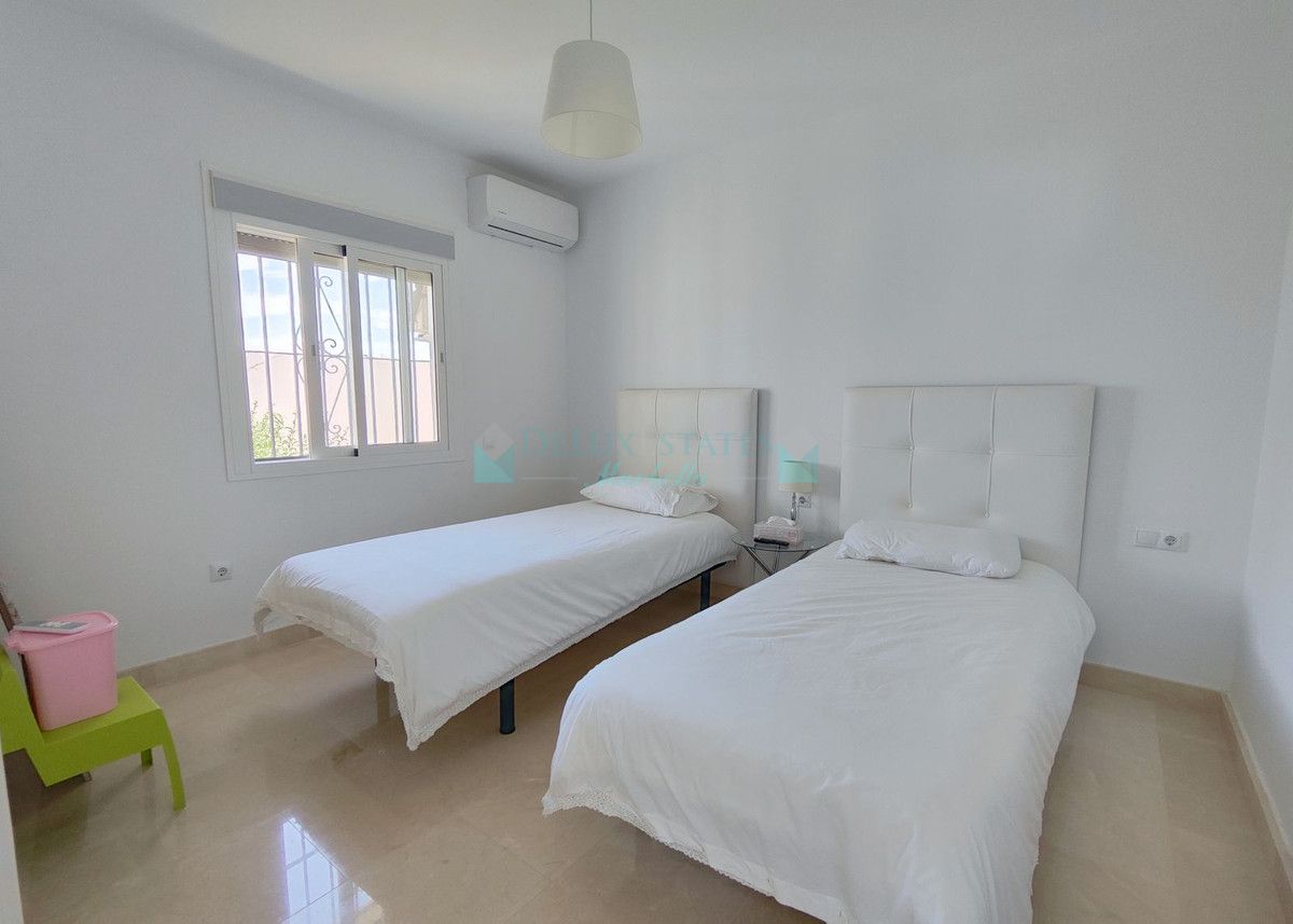 Villa en venta en Estepona