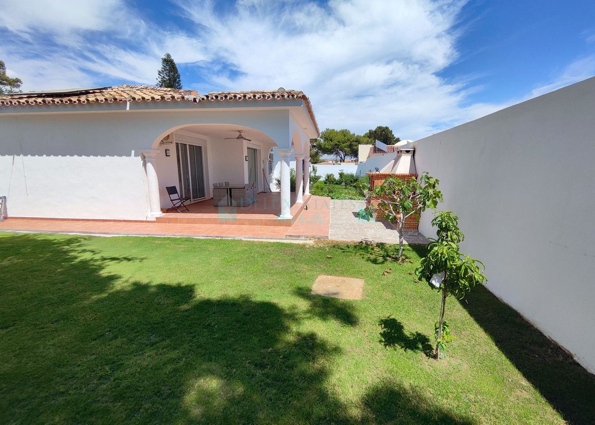 Villa en venta en Estepona