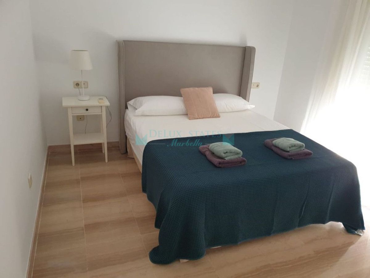 Apartamento en alquiler en Elviria, Marbella Este