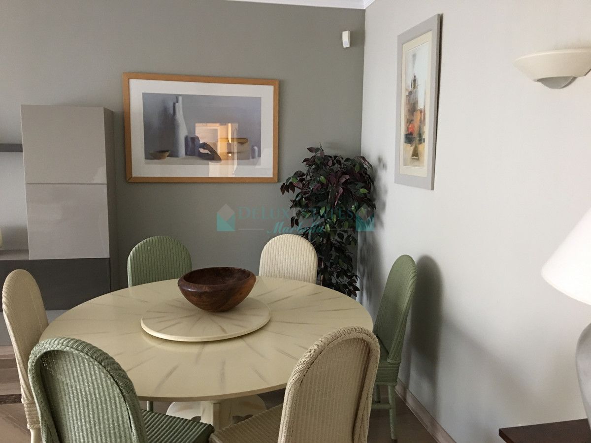 Apartamento en alquiler en Elviria, Marbella Este