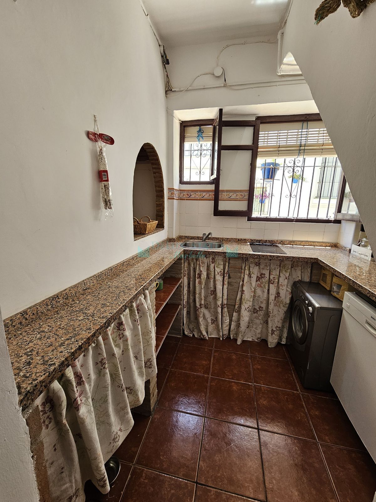 Town House for sale in Estepona