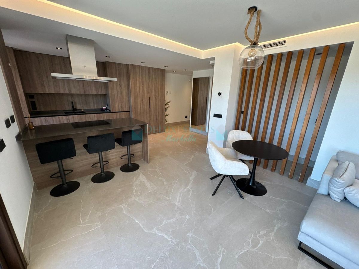 Penthouse for rent in Istan