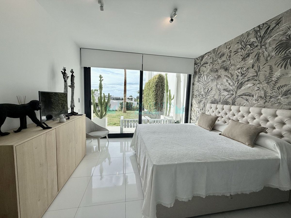 Ground Floor Apartment for sale in Benahavis