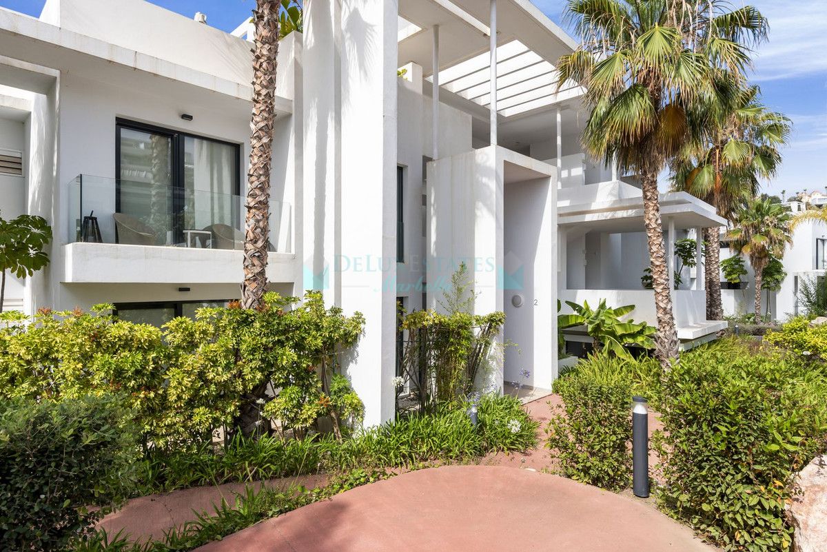 Ground Floor Apartment for sale in Benahavis