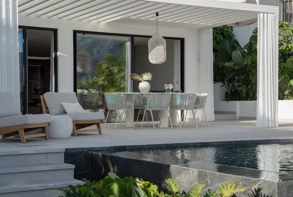 Villa for rent in Nueva Andalucia