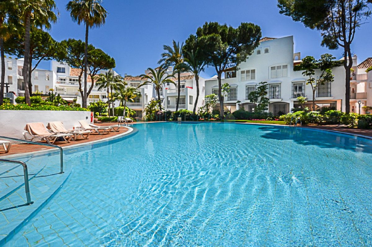 Apartamento Planta Baja en venta en Elviria, Marbella Este