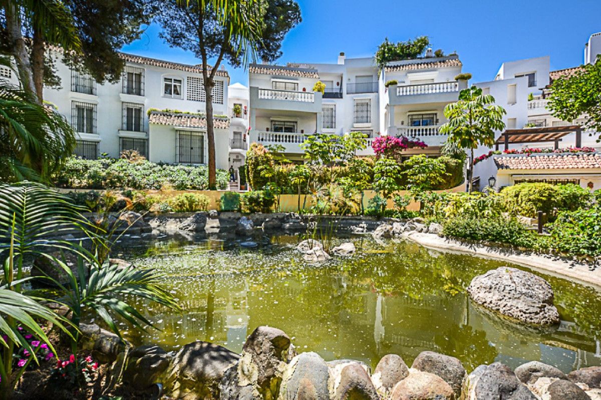 Apartamento Planta Baja en venta en Elviria, Marbella Este